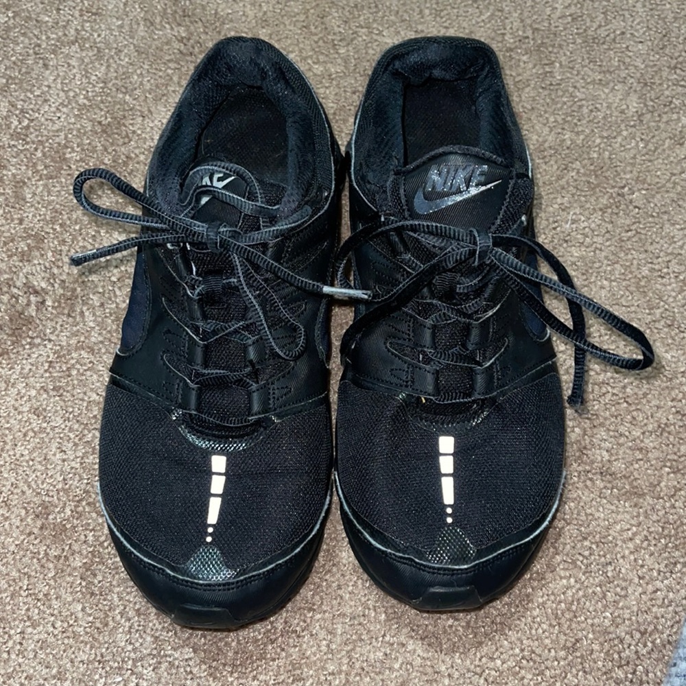BLACK Nike Shox
